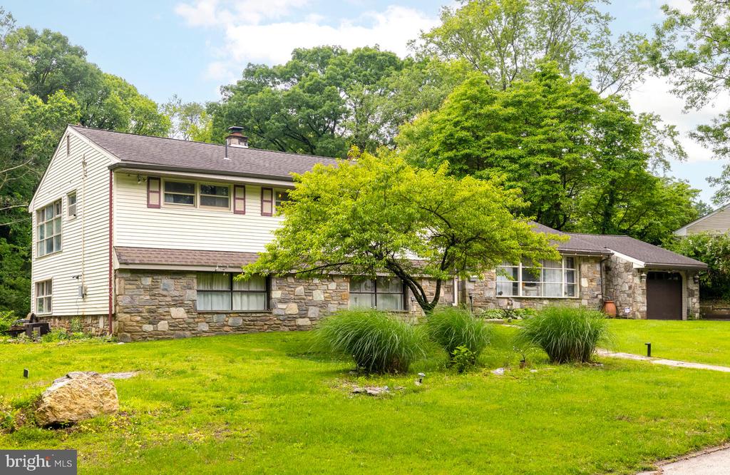 1030 ROCK CREEK DRIVE