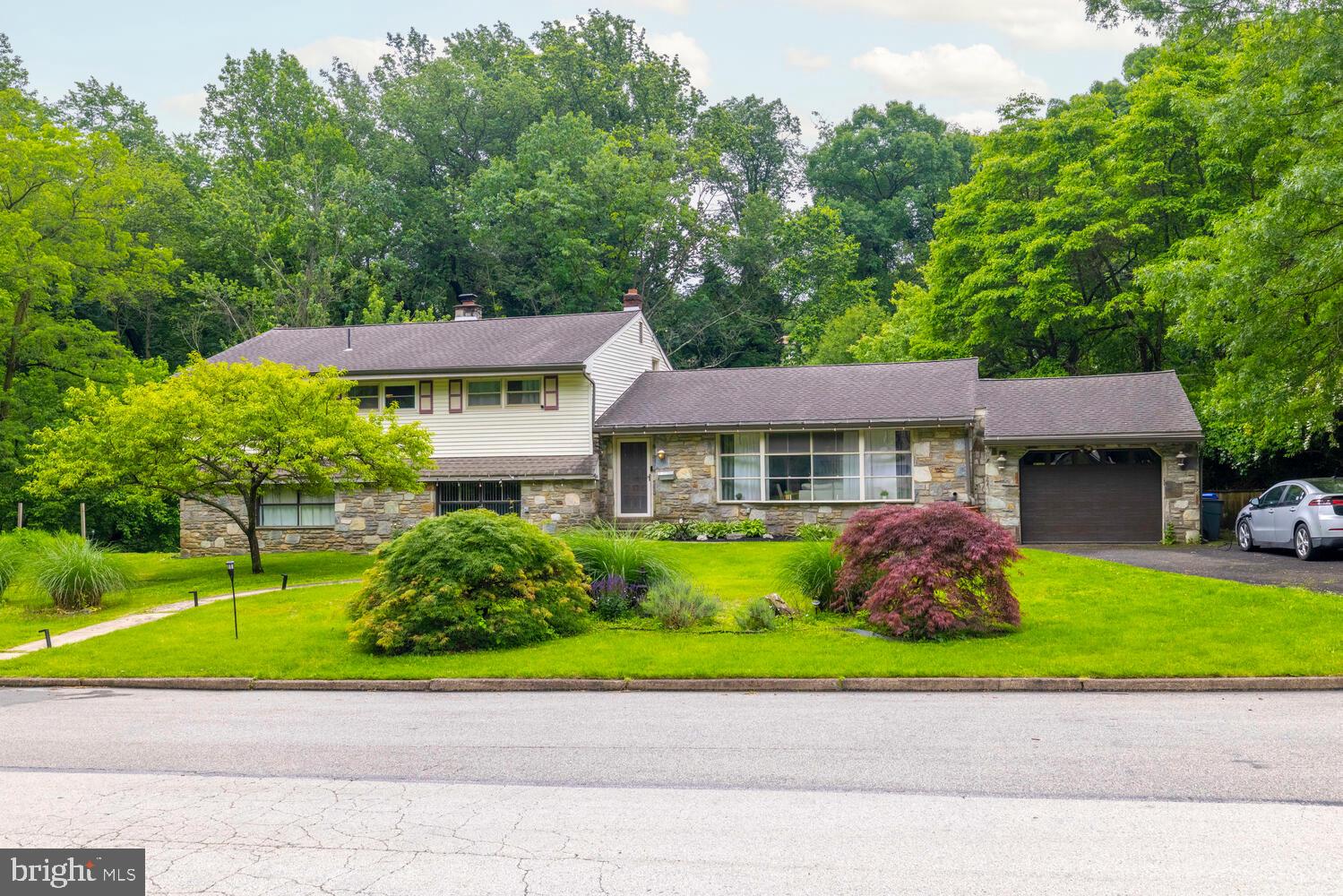 1030 ROCK CREEK DRIVE