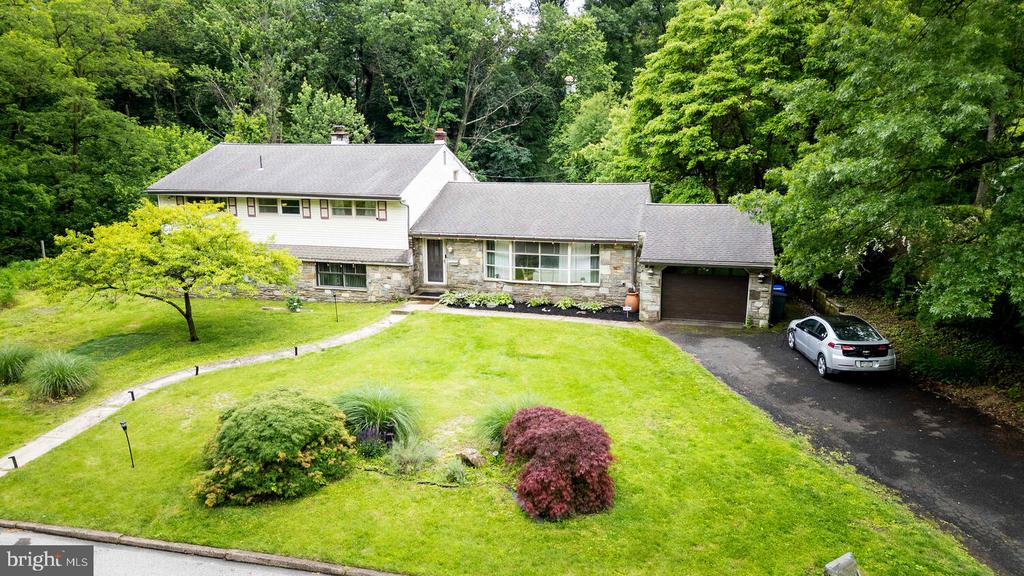 1030 ROCK CREEK DRIVE