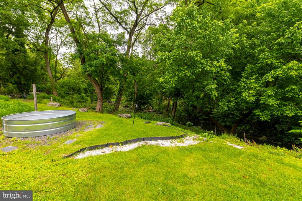 1030 ROCK CREEK DRIVE