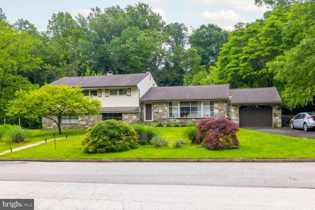 1030 ROCK CREEK DRIVE