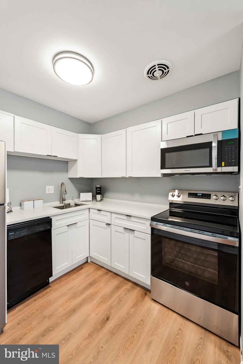 1334 MONTGOMERY AVENUE D4