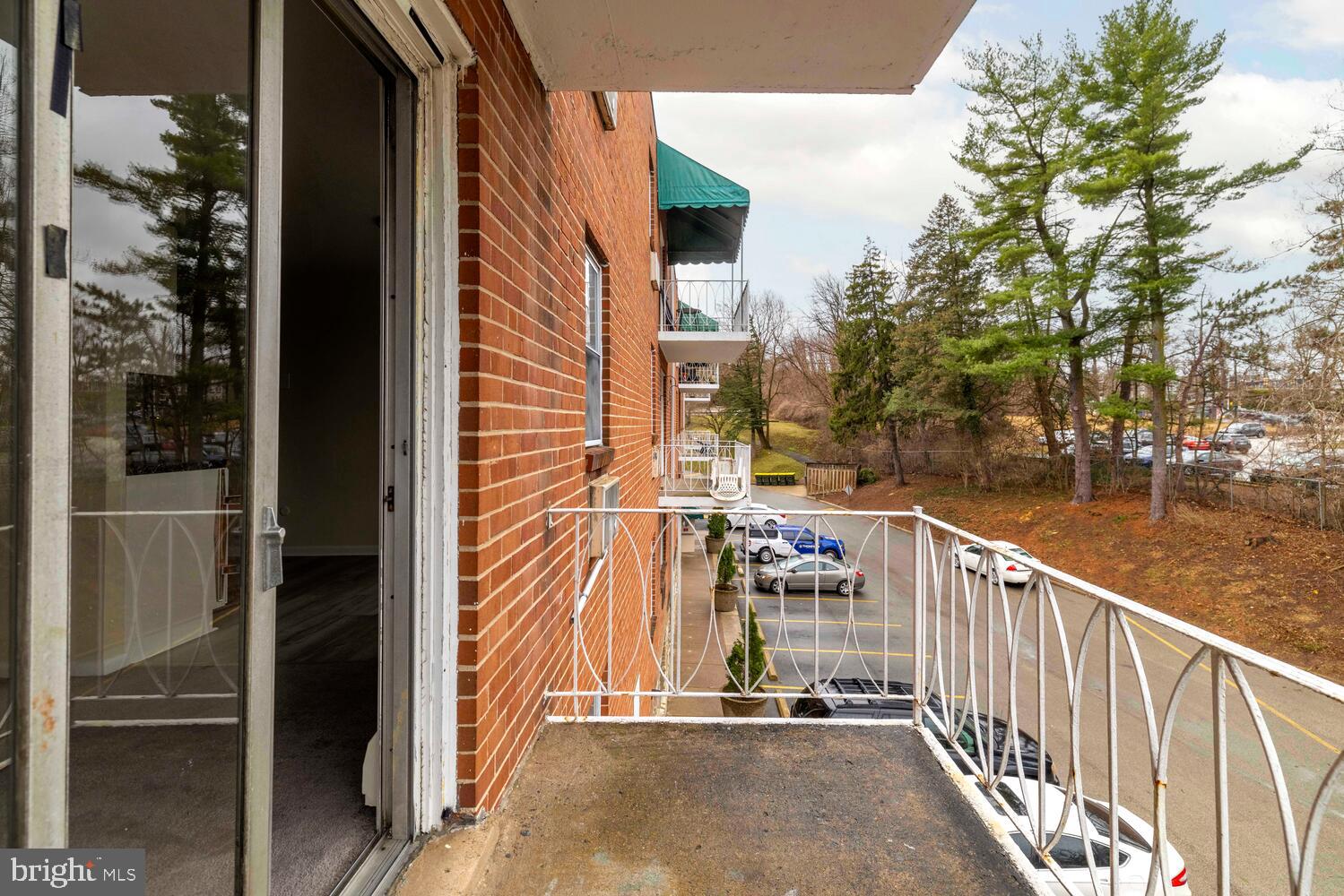 1600 CHURCH ROAD D205