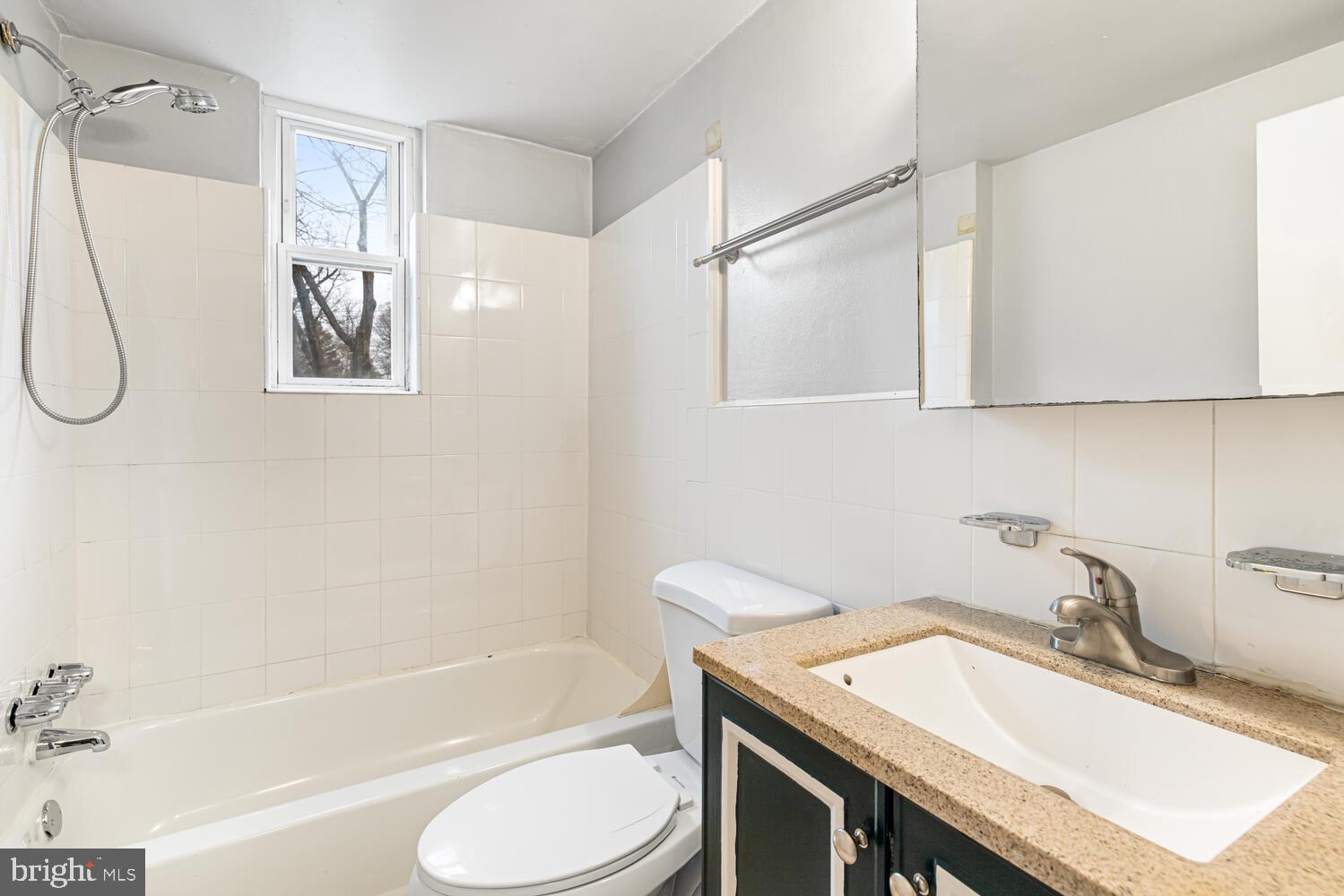 1600 CHURCH ROAD D205