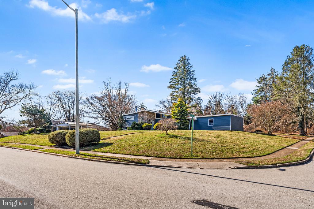 8308 COBDEN ROAD