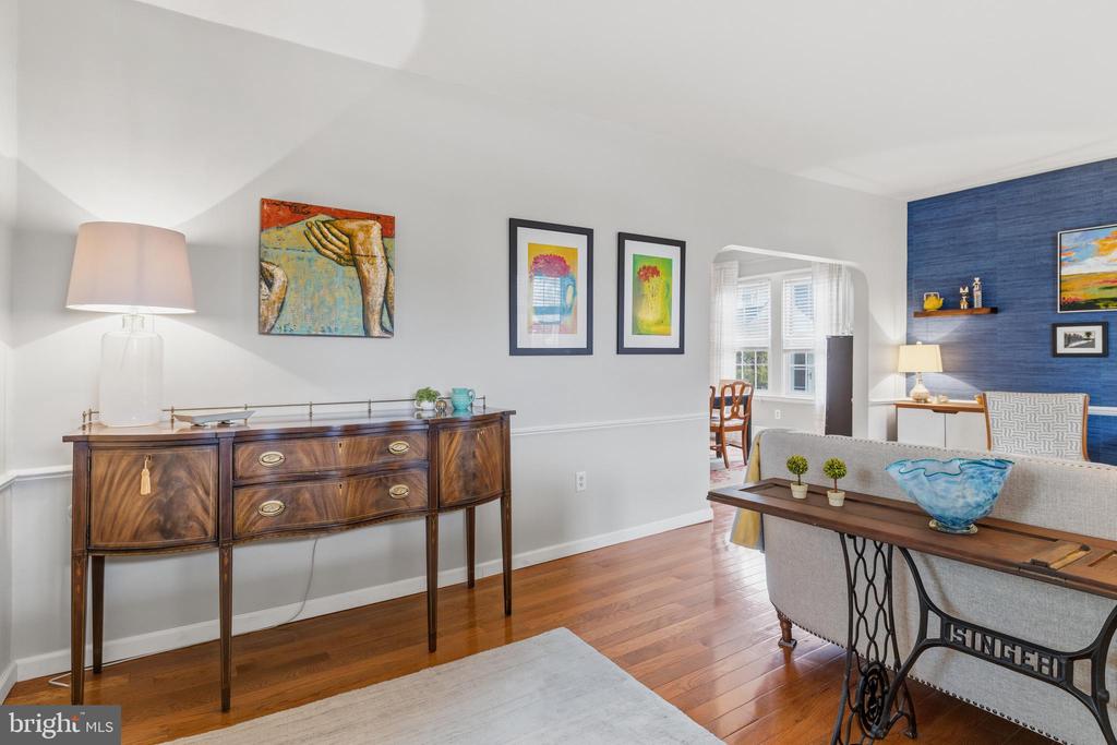 11 FRANKLIN AVENUE