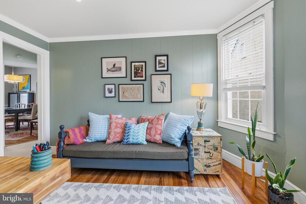 11 FRANKLIN AVENUE