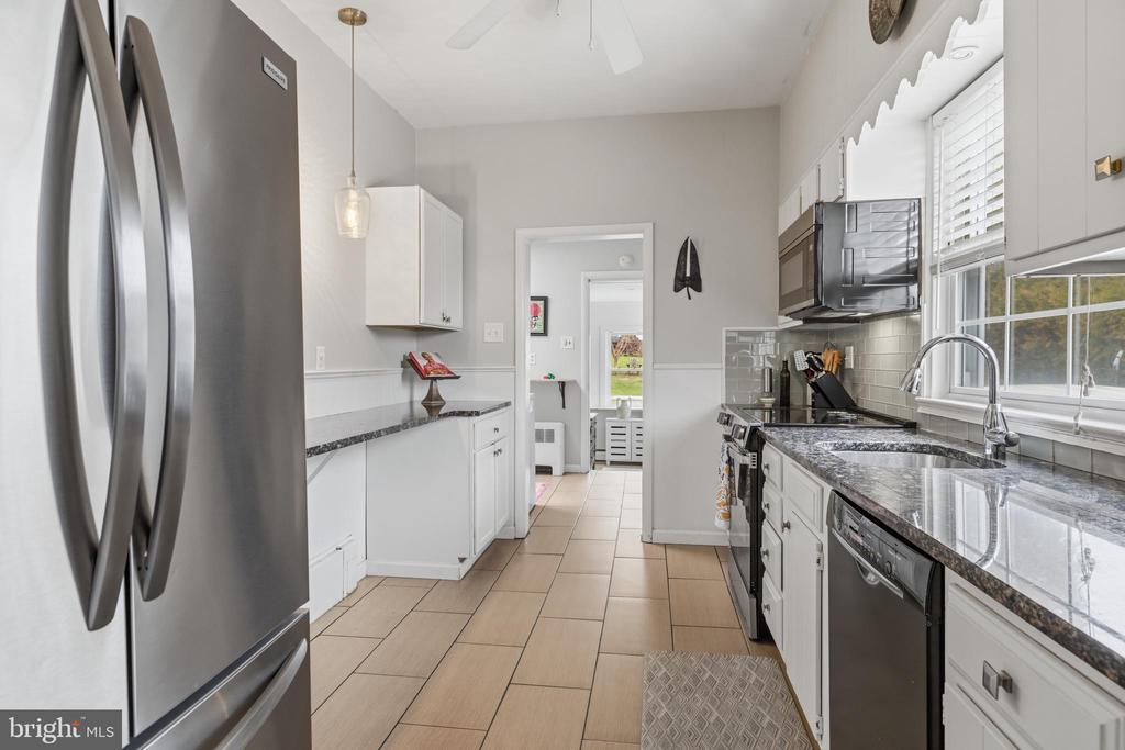 11 FRANKLIN AVENUE
