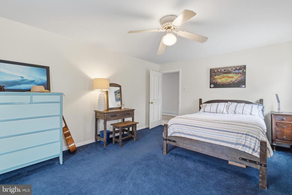 11 FRANKLIN AVENUE