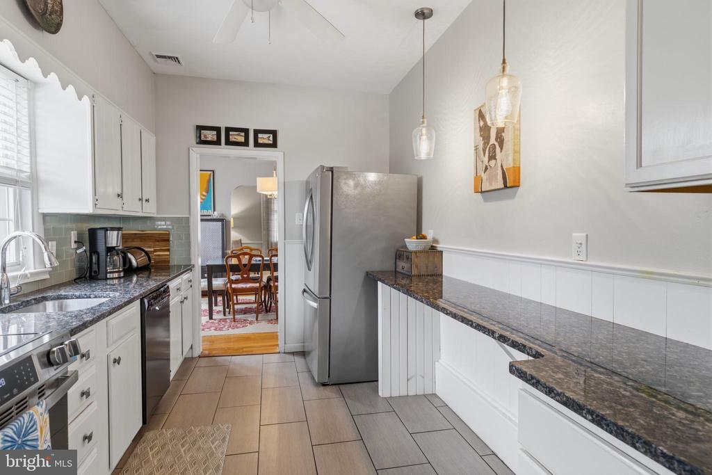 11 FRANKLIN AVENUE