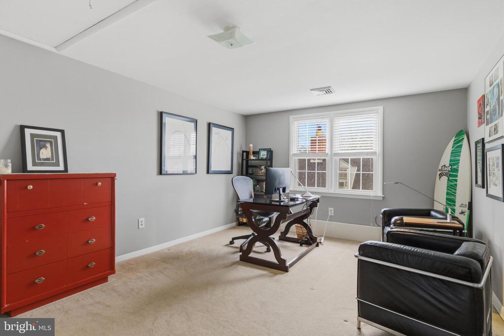 11 FRANKLIN AVENUE