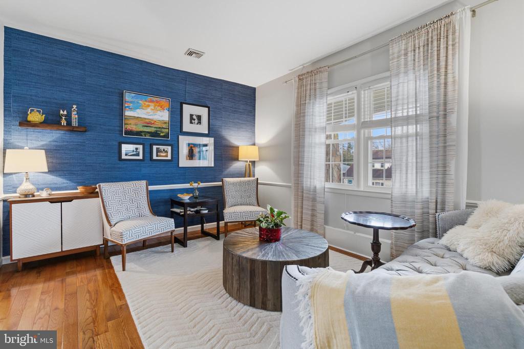 11 FRANKLIN AVENUE
