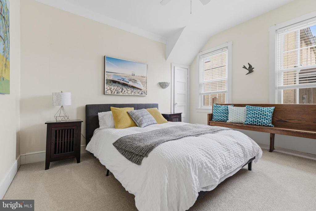 11 FRANKLIN AVENUE