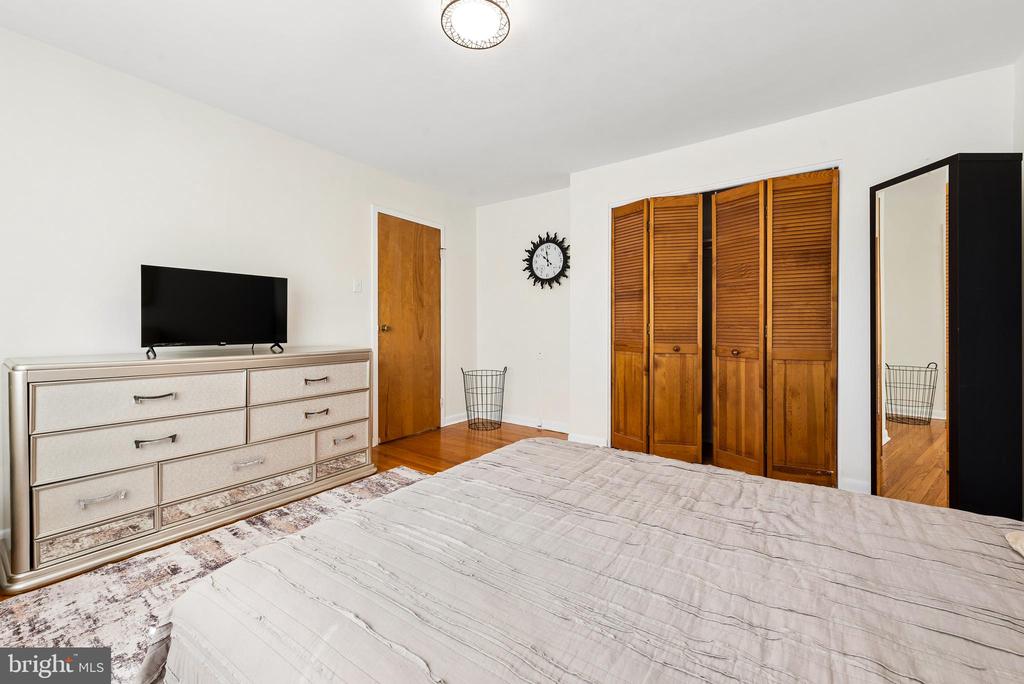 1334 MONTGOMERY AVENUE D4