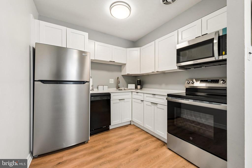 1334 MONTGOMERY AVENUE D4