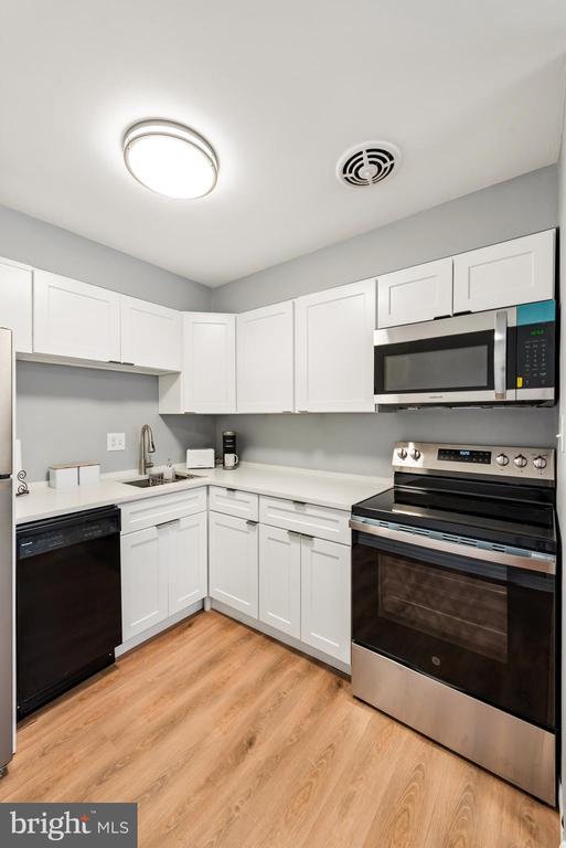 1334 MONTGOMERY AVENUE D4