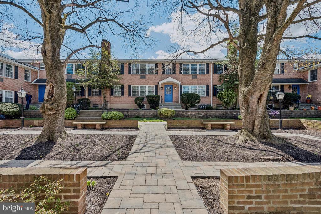 1334 MONTGOMERY AVENUE D4