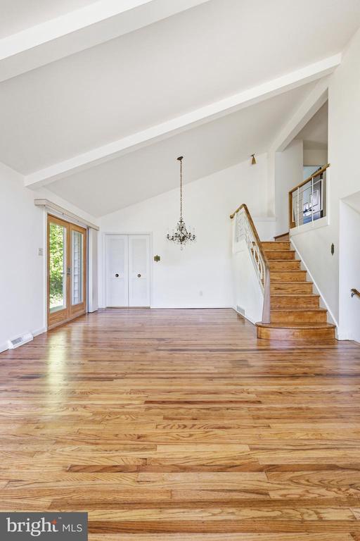 1517 THORNBERRY ROAD
