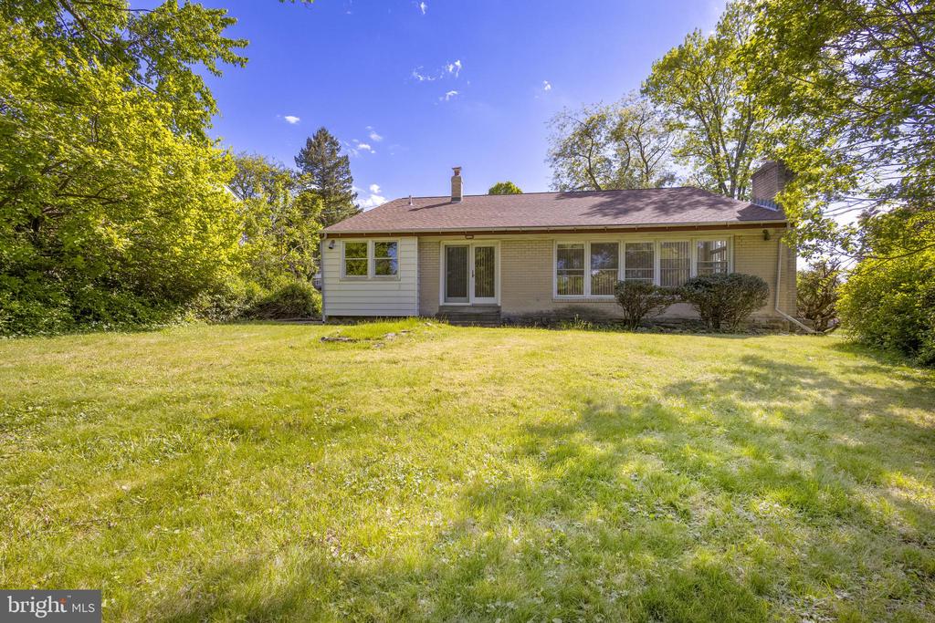 1517 THORNBERRY ROAD