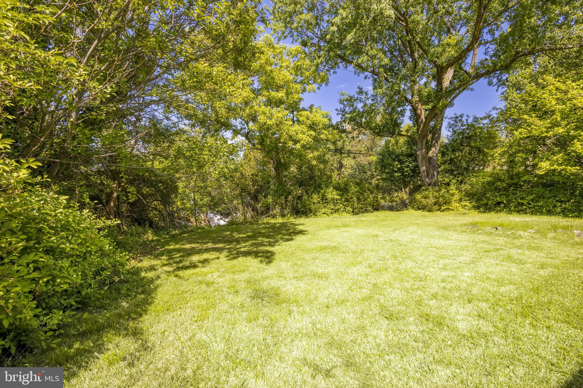 1517 THORNBERRY ROAD