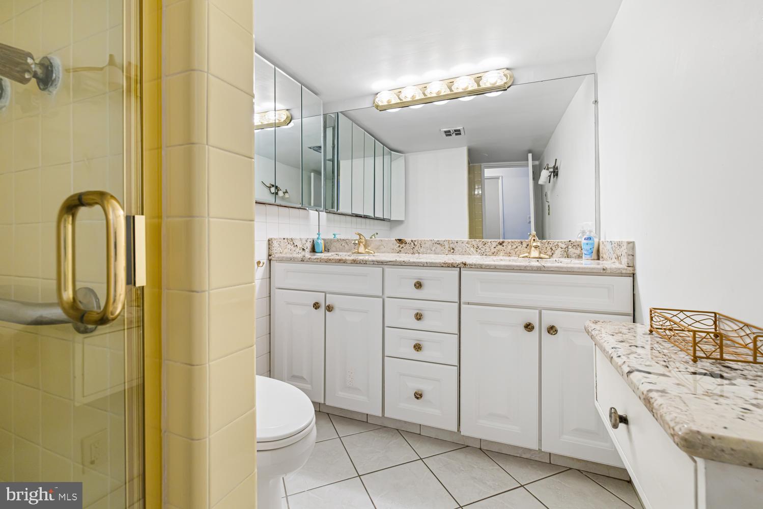 1610 THE FAIRWAY 510W