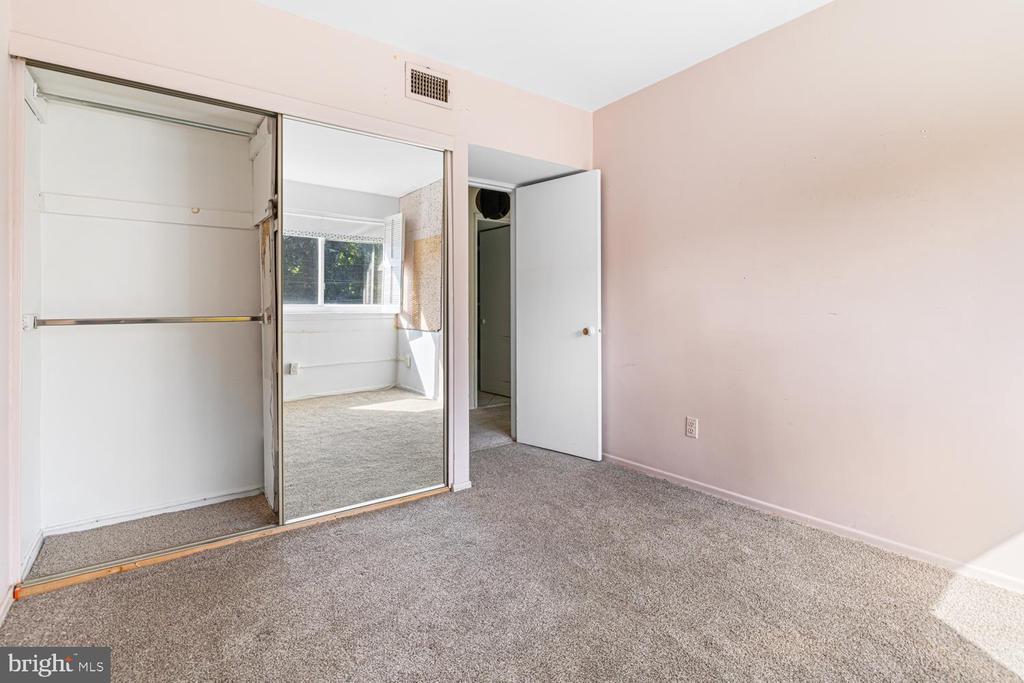 1610 THE FAIRWAY 510W