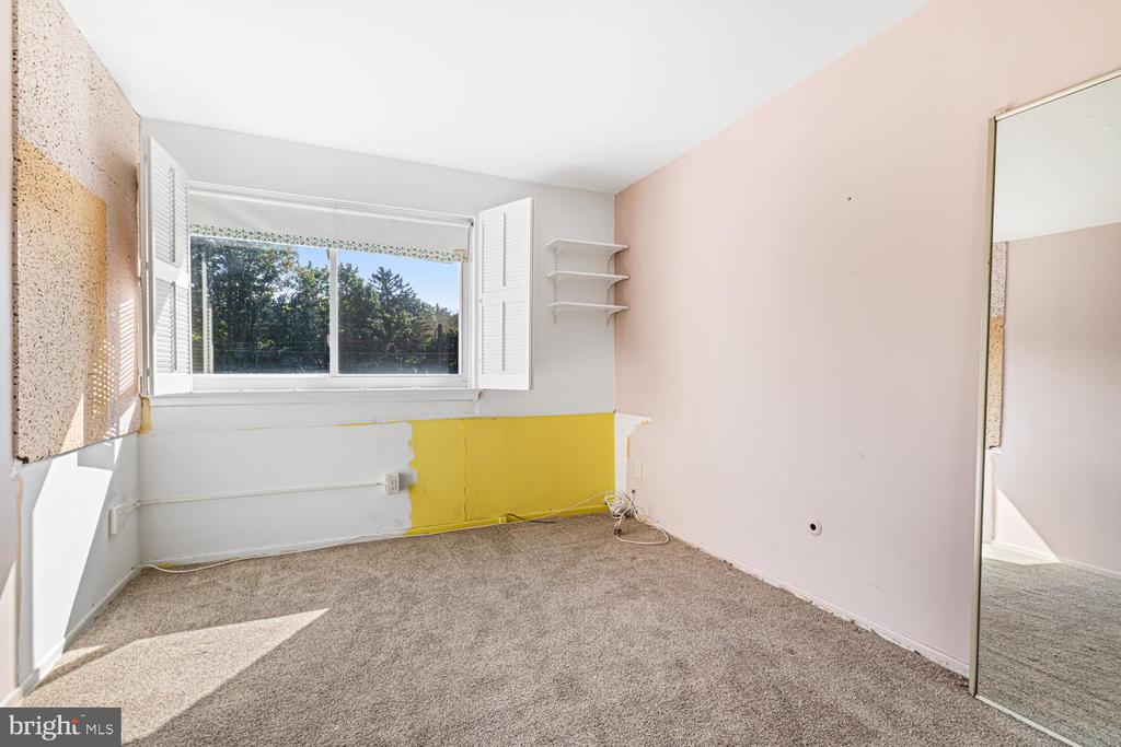 1610 THE FAIRWAY 510W