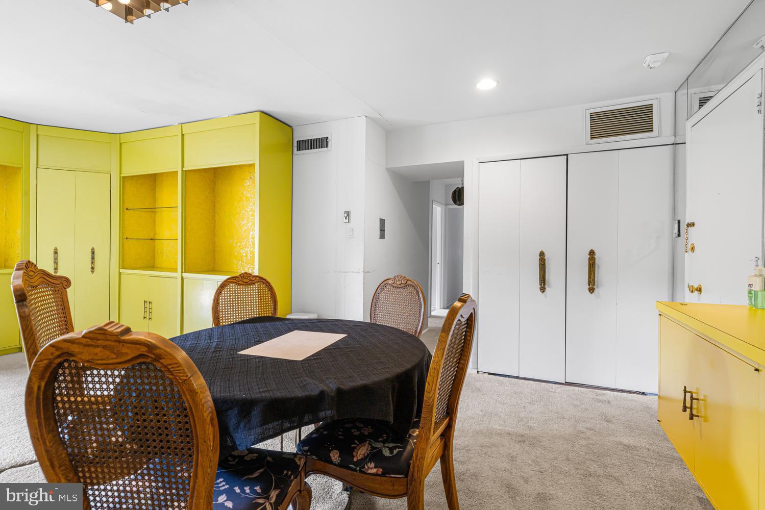 1610 THE FAIRWAY 510W