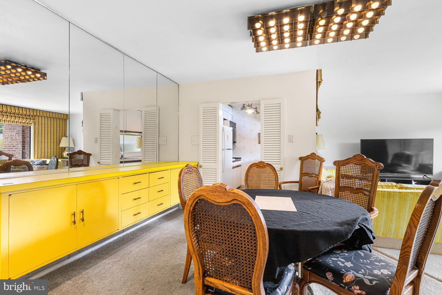 1610 THE FAIRWAY 510W