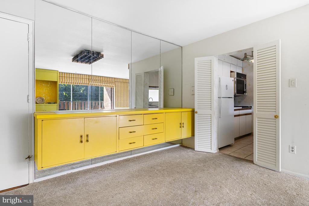 1610 THE FAIRWAY 510W