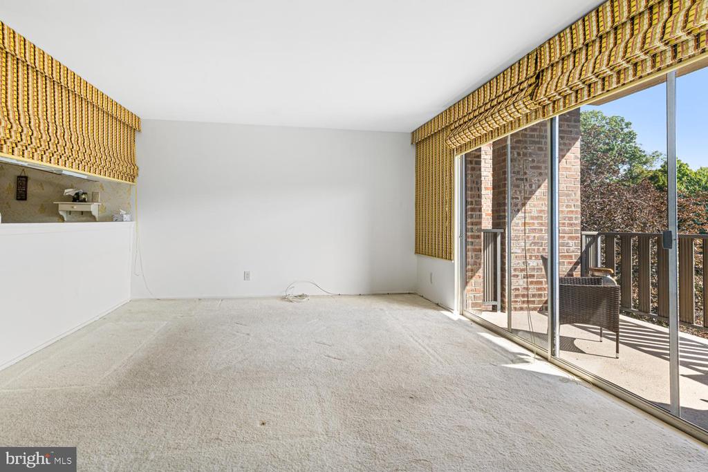 1610 THE FAIRWAY 510W