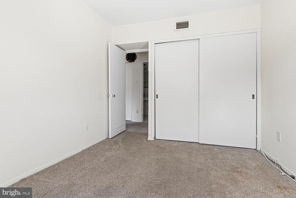 1610 THE FAIRWAY 510W