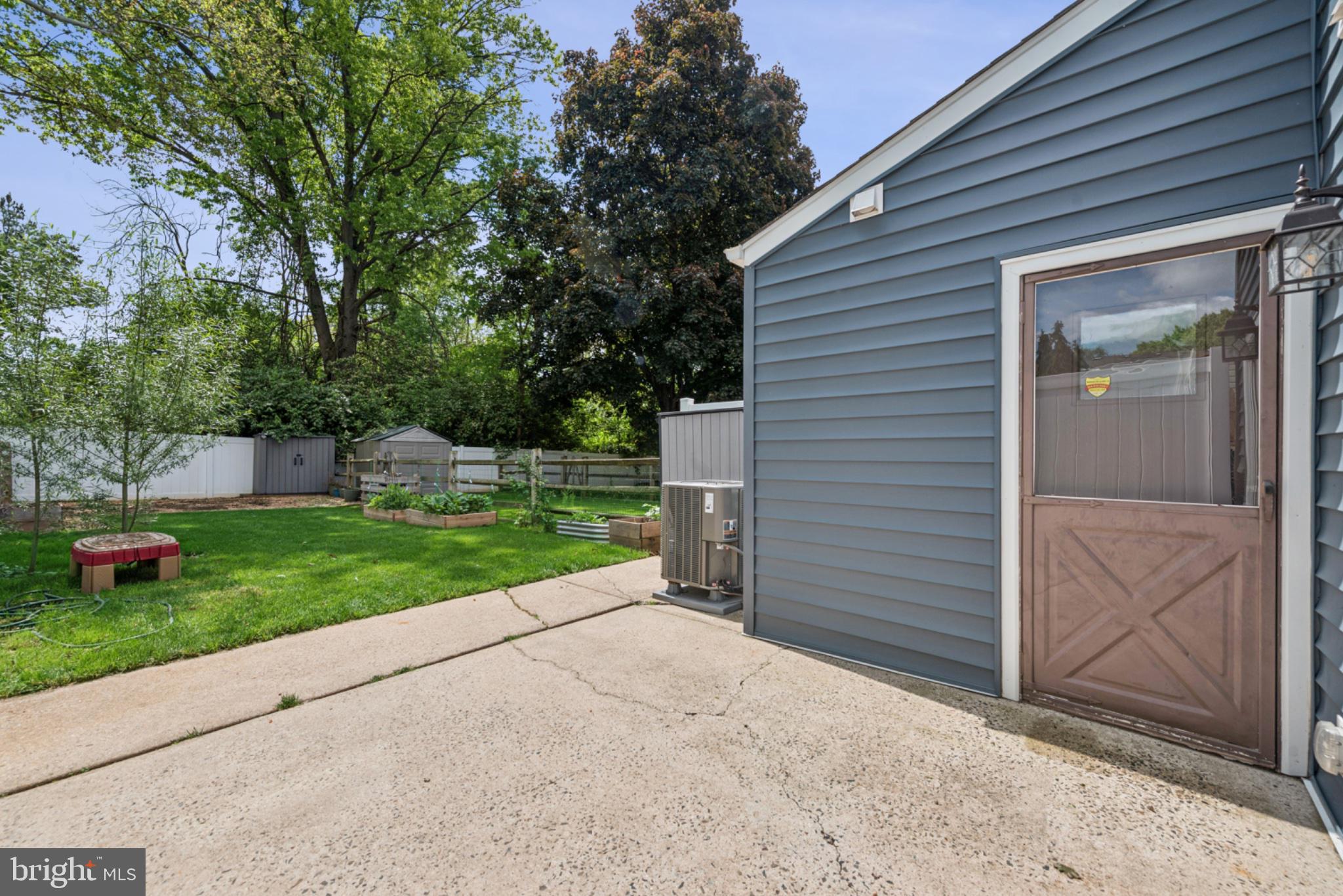 2140 ASH LANE