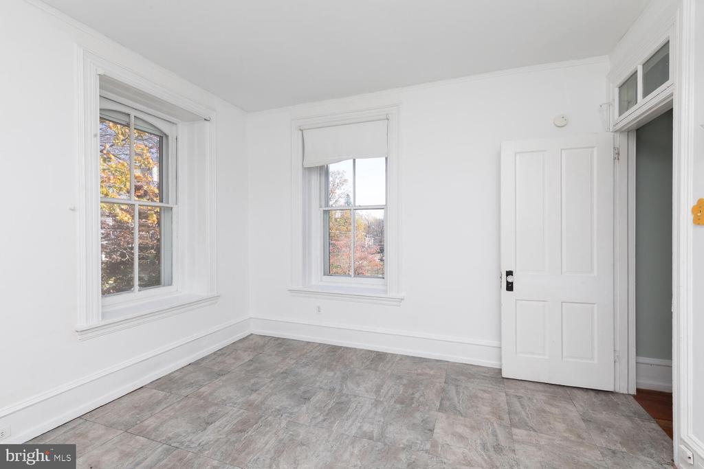 112 BRYN MAWR AVENUE