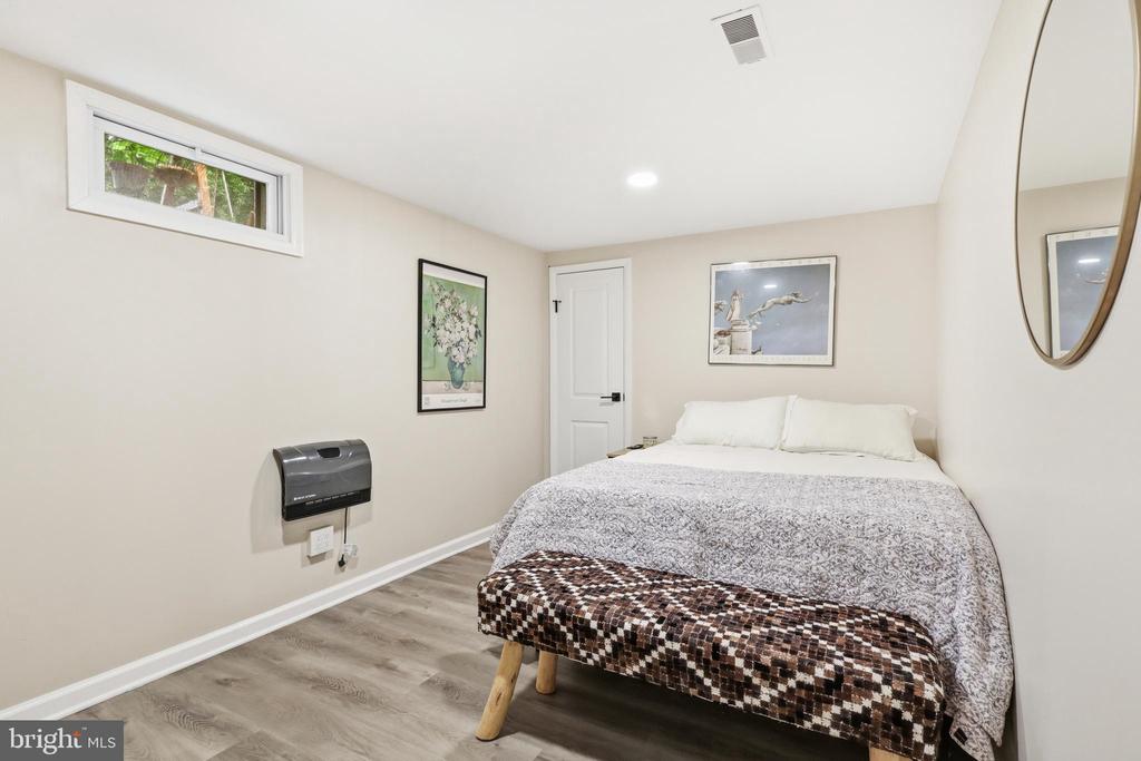 102 RUTLEDGE COURT