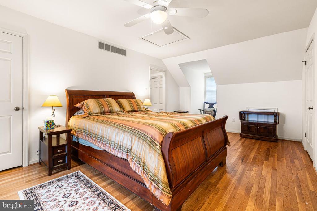 1101 QUINARD COURT