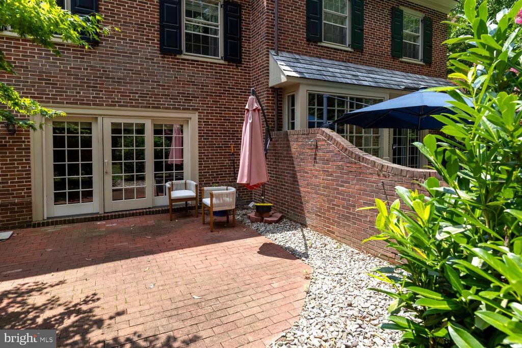 1101 QUINARD COURT