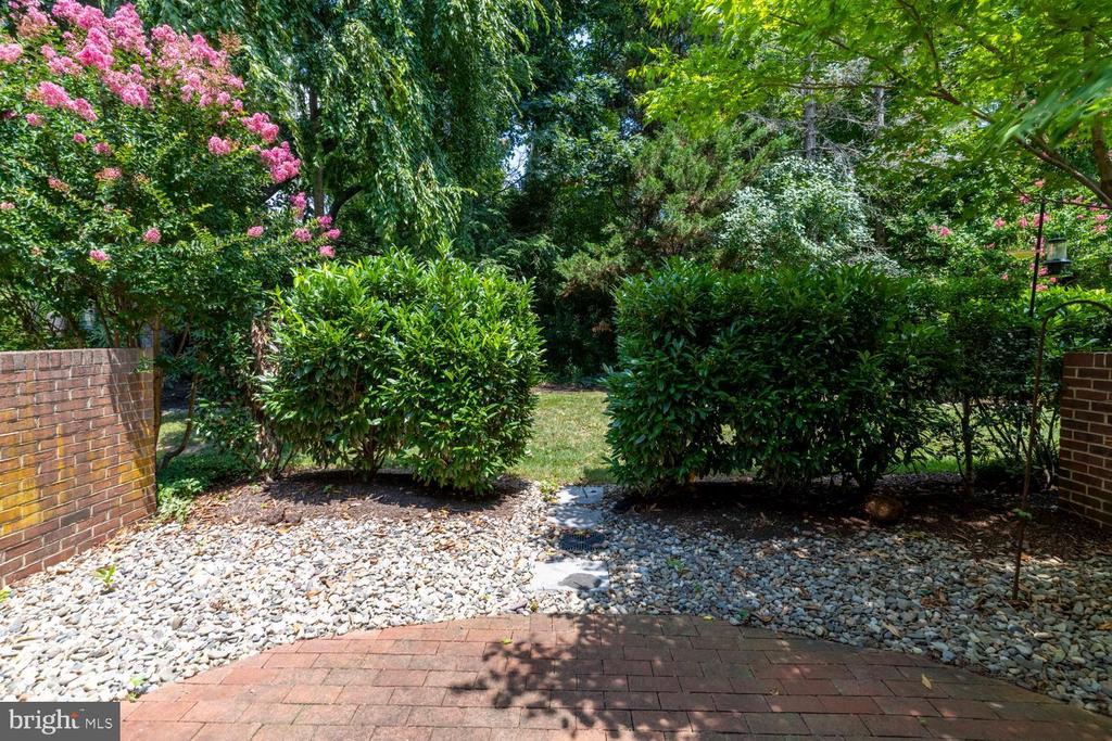 1101 QUINARD COURT