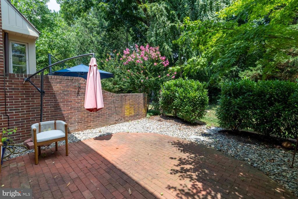 1101 QUINARD COURT