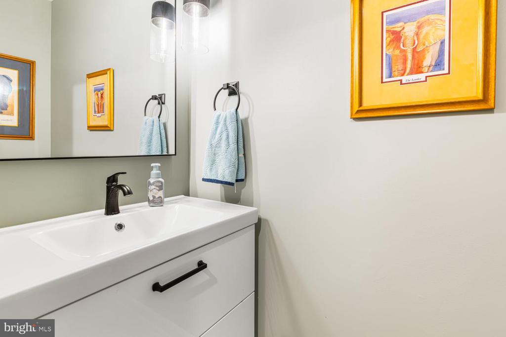 1101 QUINARD COURT