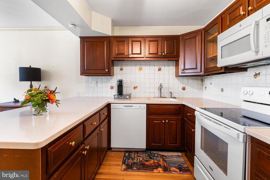 1101 QUINARD COURT