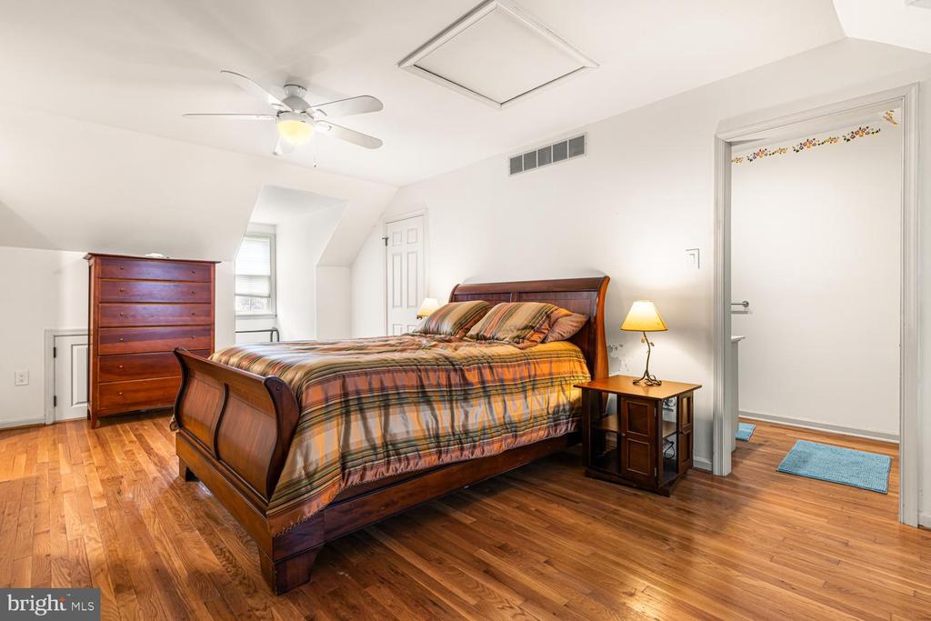 1101 QUINARD COURT