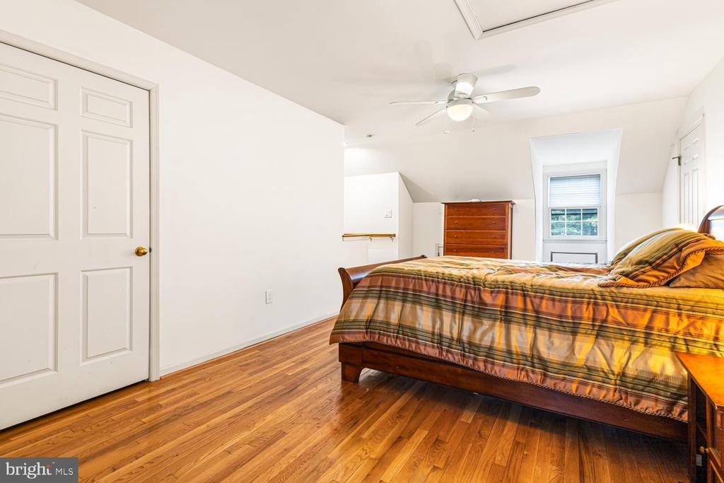 1101 QUINARD COURT