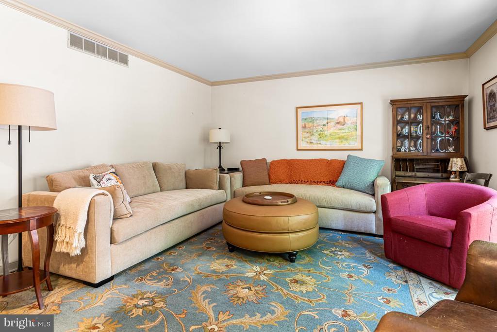 1101 QUINARD COURT