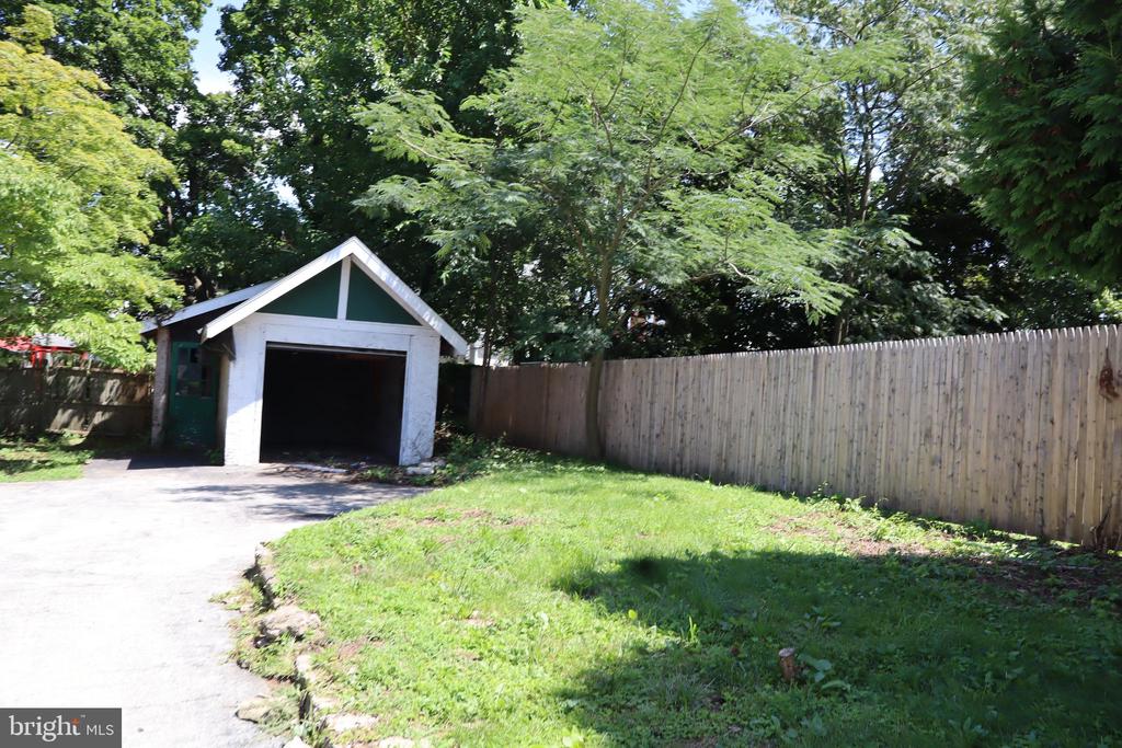 420 CEDAR STREET