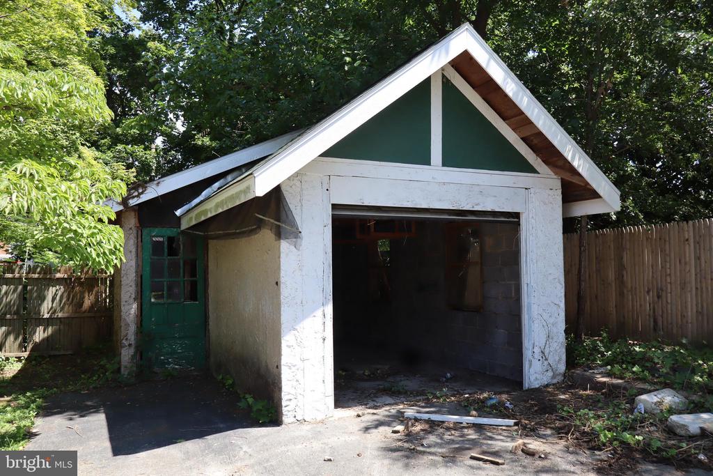 420 CEDAR STREET