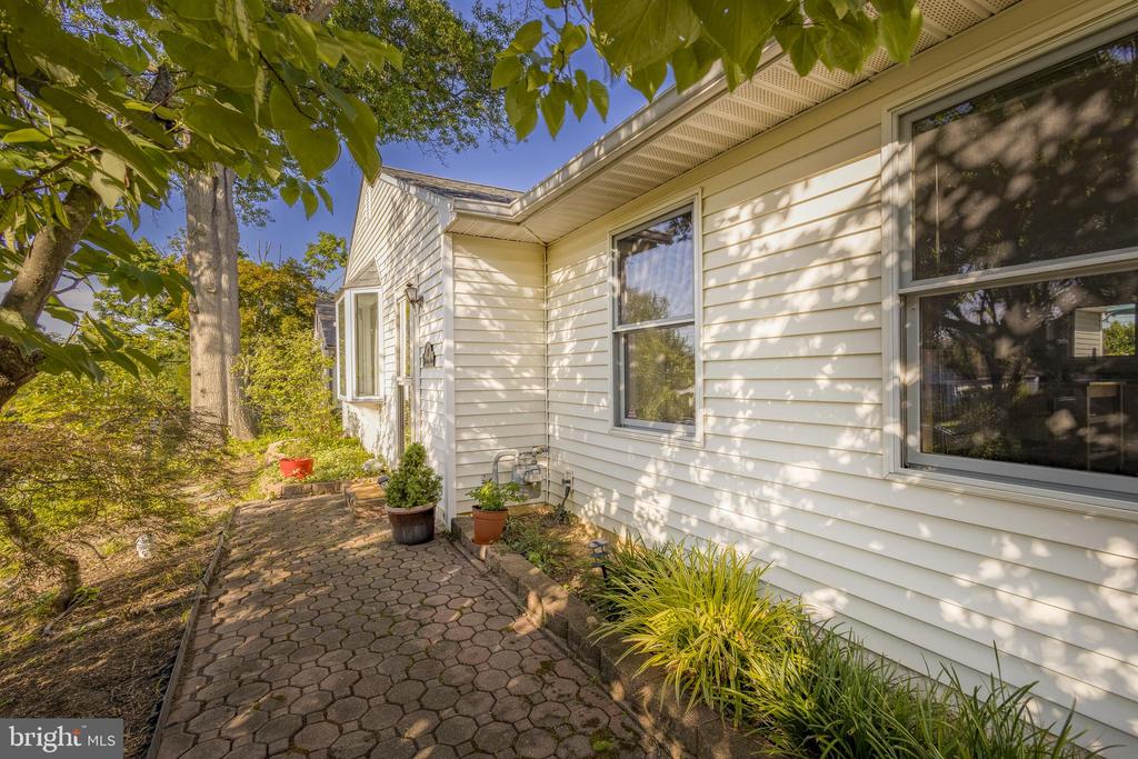 31 WYNDMOOR DRIVE