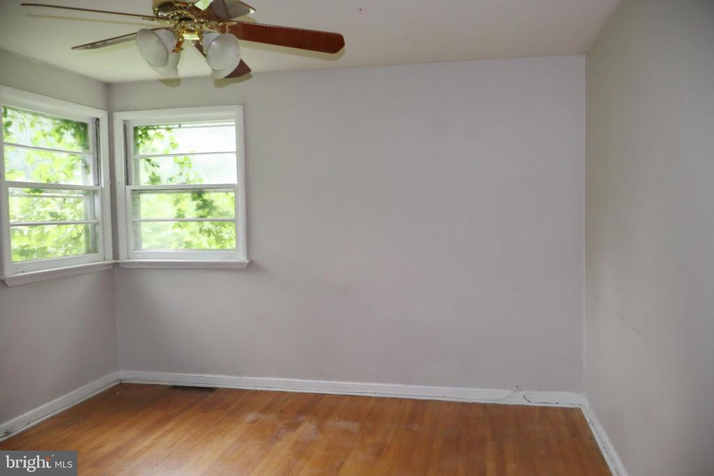 1380 GLENBROOK ROAD