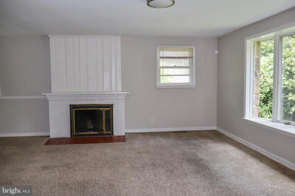 1380 GLENBROOK ROAD