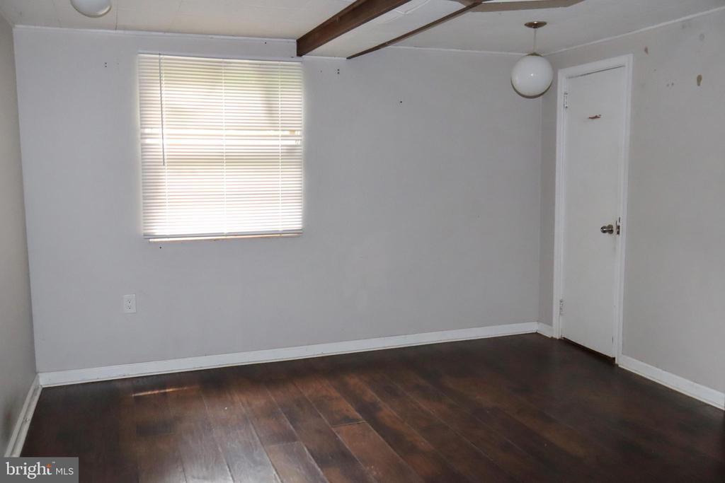 1380 GLENBROOK ROAD